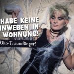 Frau in Spinnenweben - Öko-Traumfänger